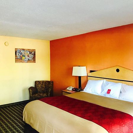 Milan Inn & Suites Exterior foto